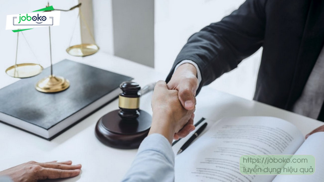 luong cua luat su bao nhieu tien 1 thang 2