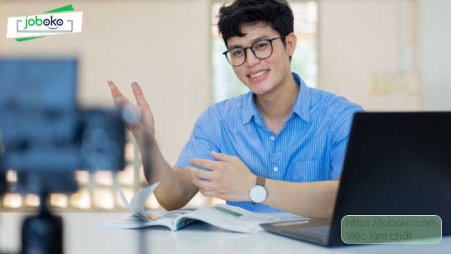 lam video gioi thieu ban than 4